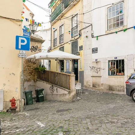 Charming Apartment In Alfama - Beside The Santa Luzia Viewpoint